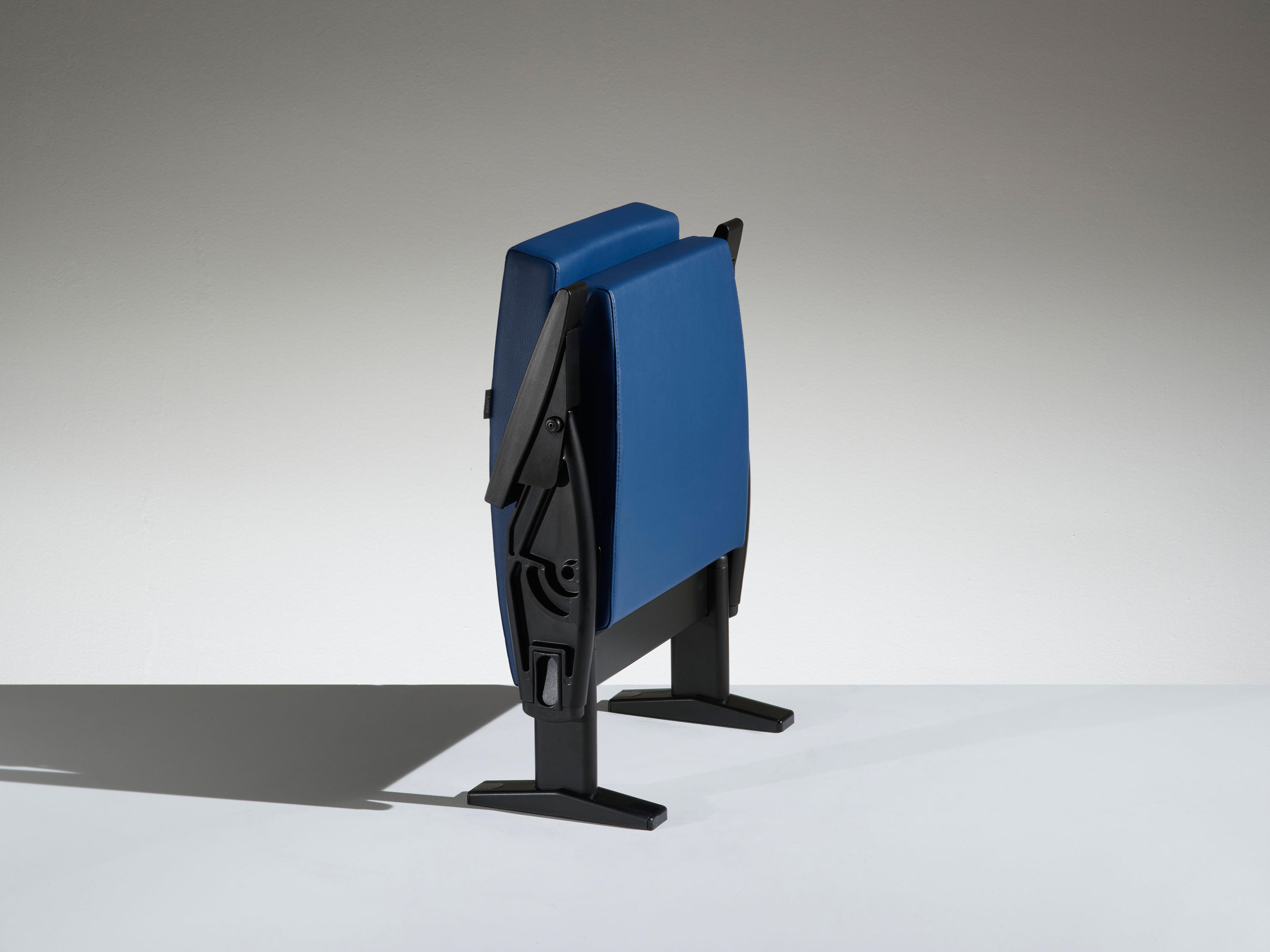 公共座椅|礼堂椅|办公家具|中国有限公司家具|Futura 剧院/礼堂椅
